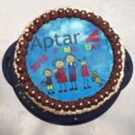 Torte mit buntem Design, das eine Familie und einen Hund zeigt, für den Aptar Family Day 2016.