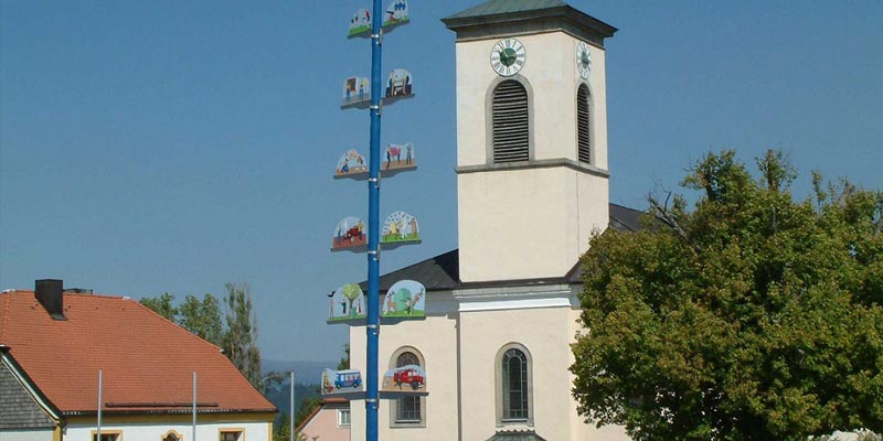 Der Kirchplatz in Innernzell