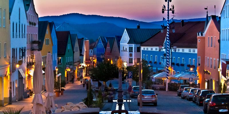 Waldkirchen Marktplatz am Abend