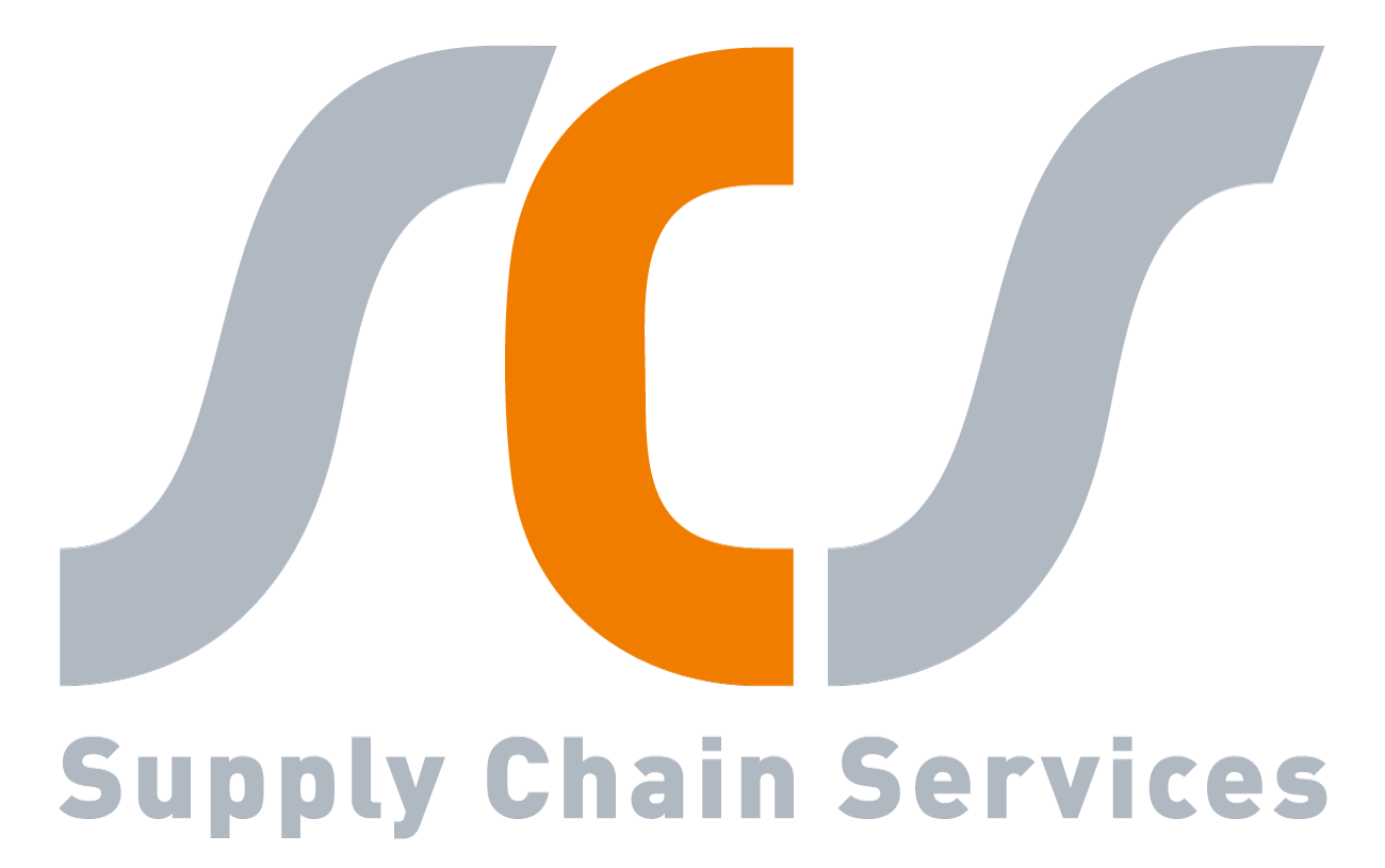 Logo von Supply Chain Services mit den Buchstaben SCS in Grau und Orange.