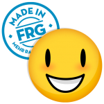 Lächelndes Emoji mit einem blauen Aufkleber, der 'Made in FRG' sagt.
